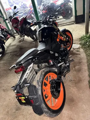 Runner Bolt 165R 2025 Black