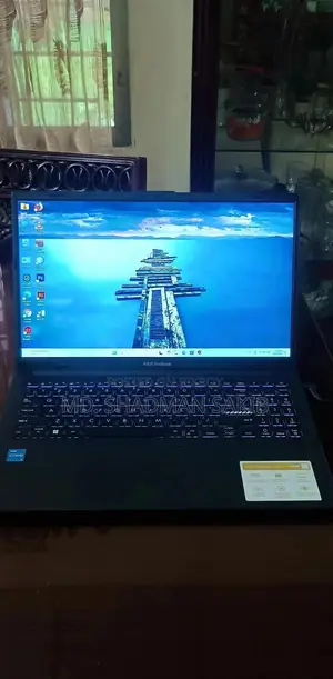 New Laptop Asus 8GB Intel SSD 256GB