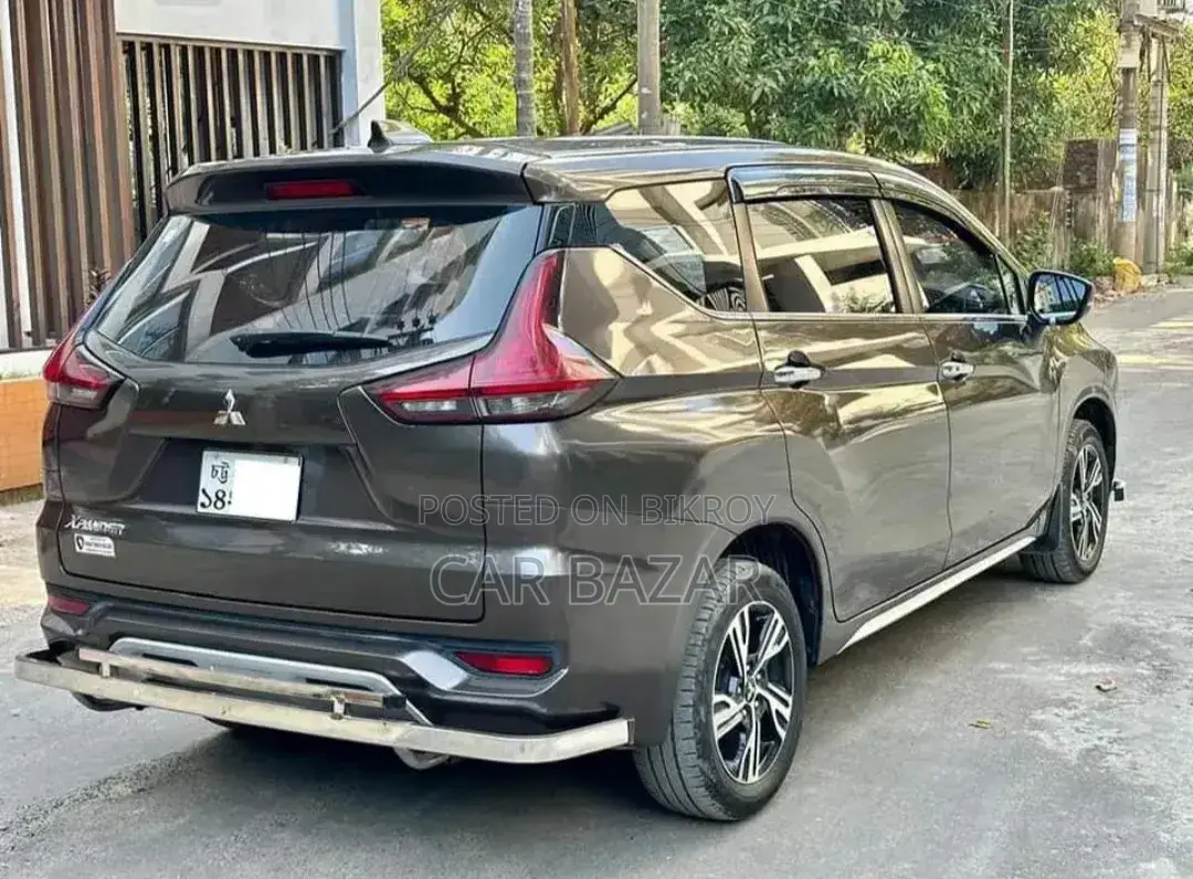 Mitsubishi Xpander Ultimate 2021 Brown