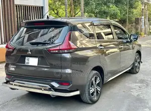 Mitsubishi Xpander Ultimate 2021 Brown