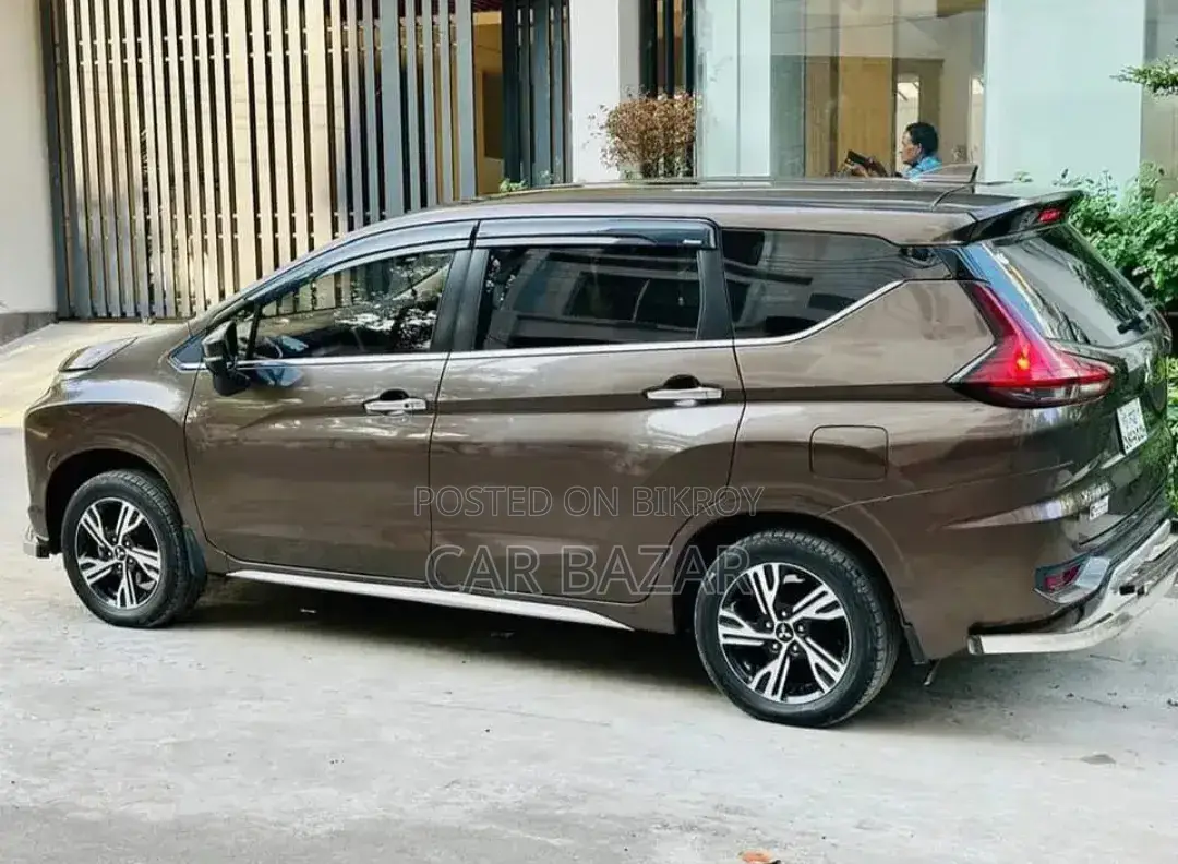 Mitsubishi Xpander Ultimate 2021 Brown