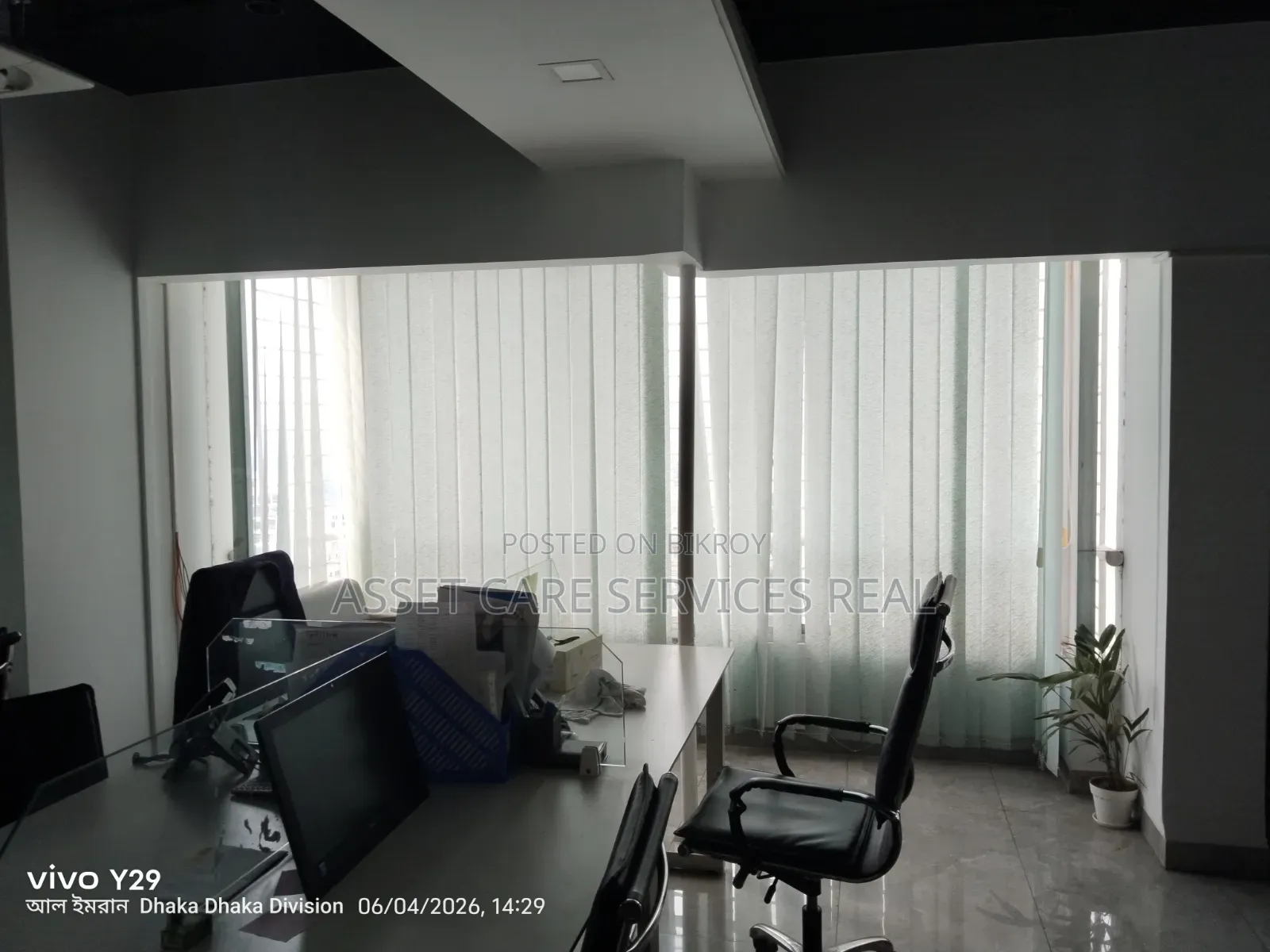 Fully commercial space for rent with furniture