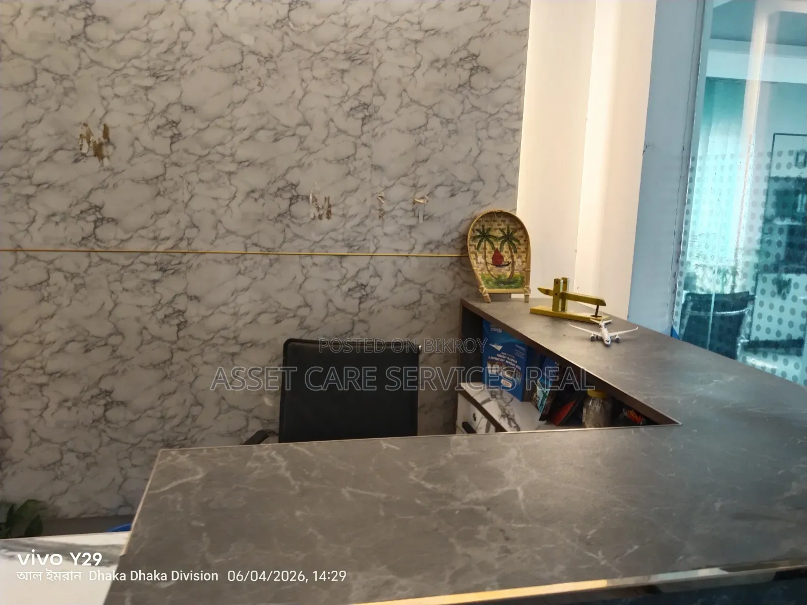 Fully commercial space for rent with furniture