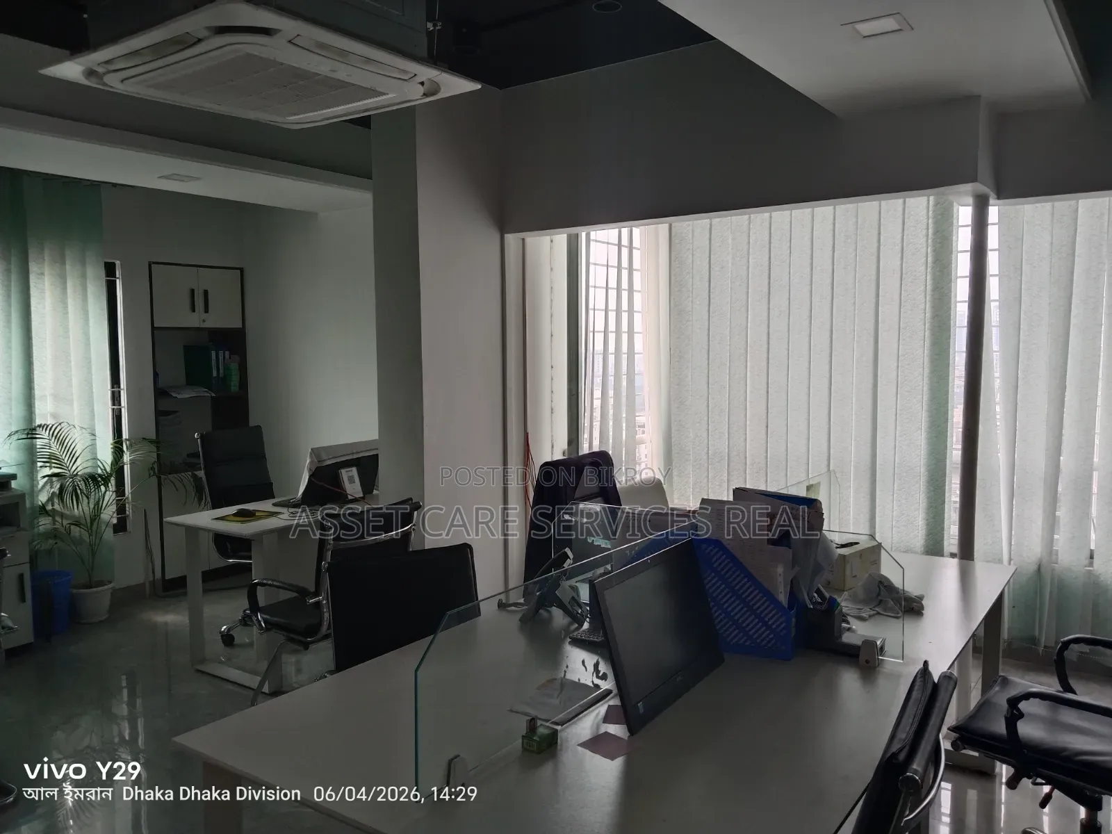 Fully commercial space for rent with furniture
