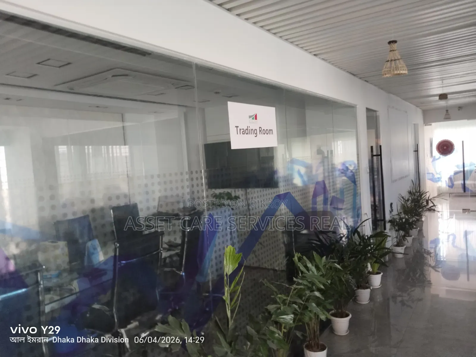 Fully commercial space for rent with furniture
