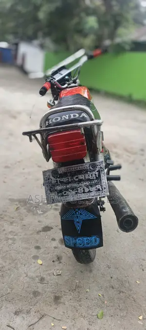 Honda 2002 Red