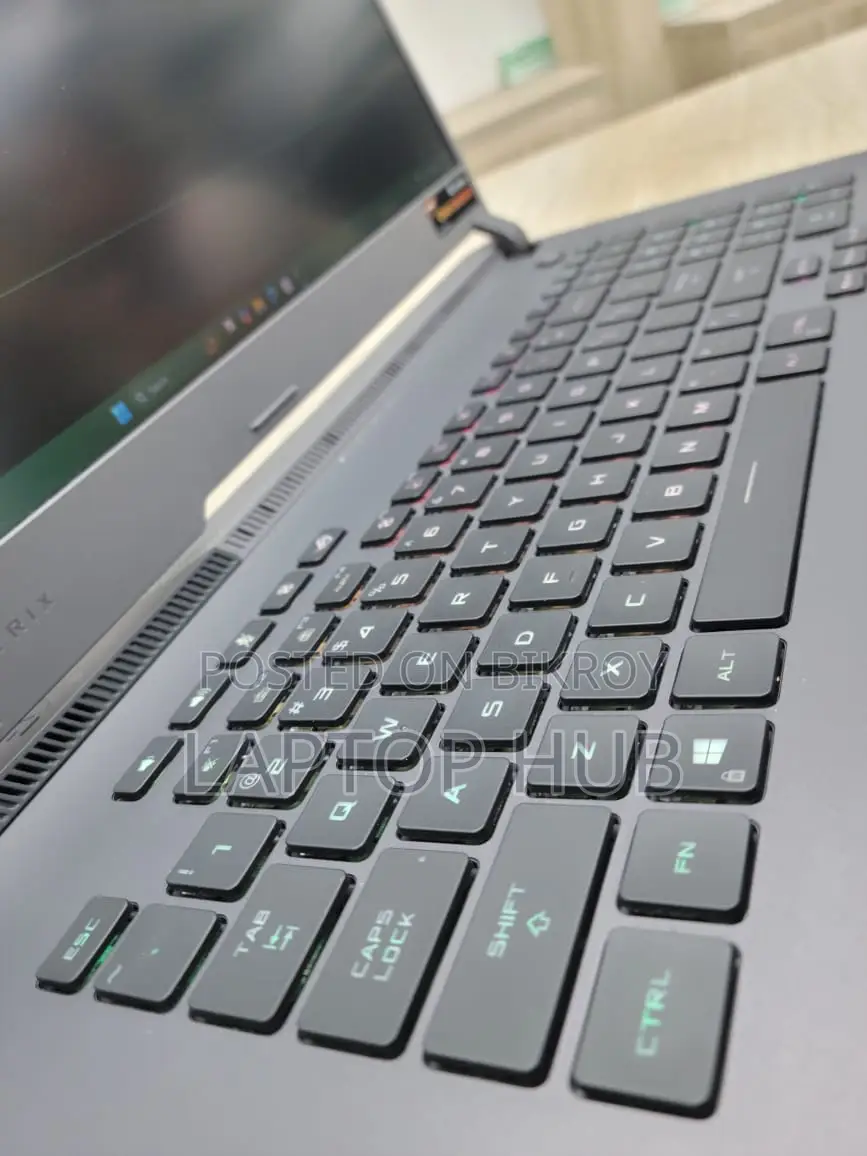 Laptop Asus ROG Strix G17 16GB AMD Ryzen 9 SSD 1T