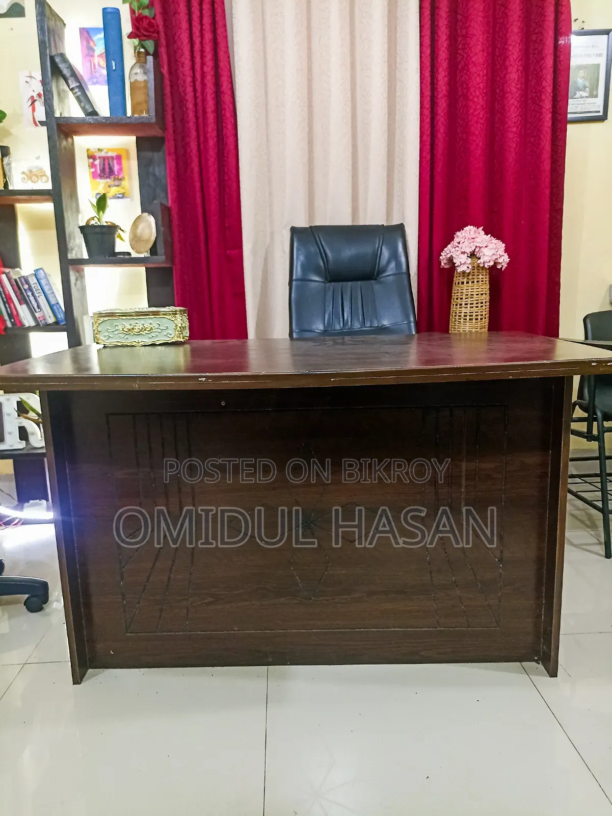 Urgent Sale: High-Quality Office Table Executive Chair Set