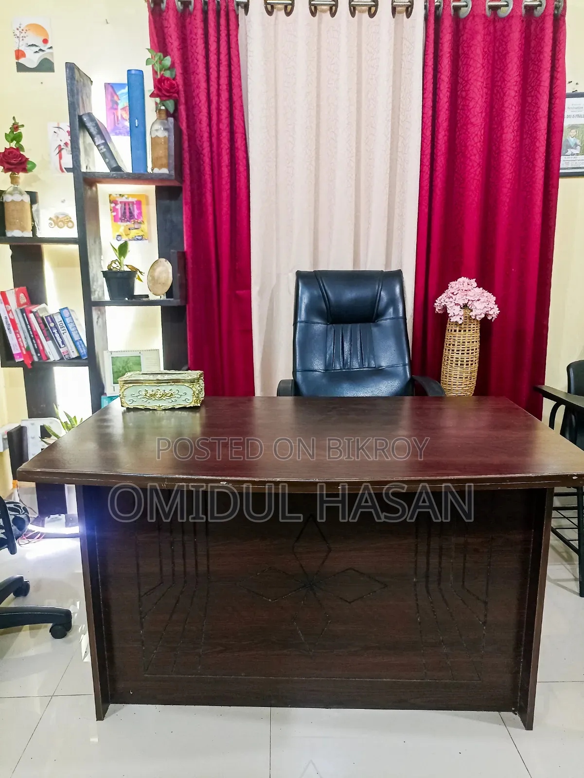 Urgent Sale: High-Quality Office Table Executive Chair Set
