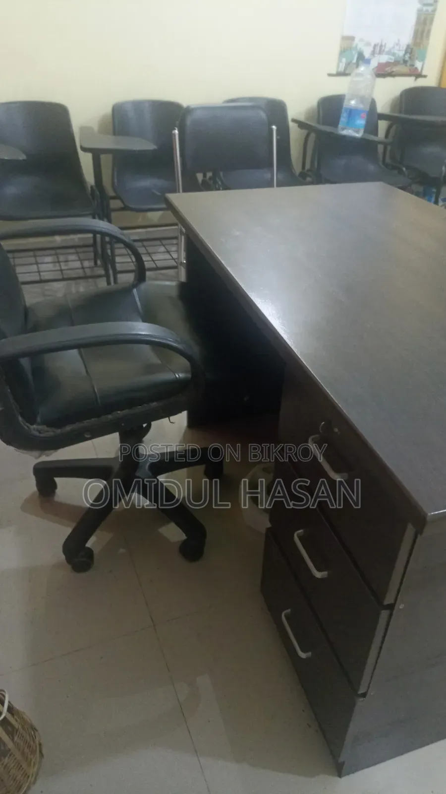 Urgent Sale: High-Quality Office Table Executive Chair Set