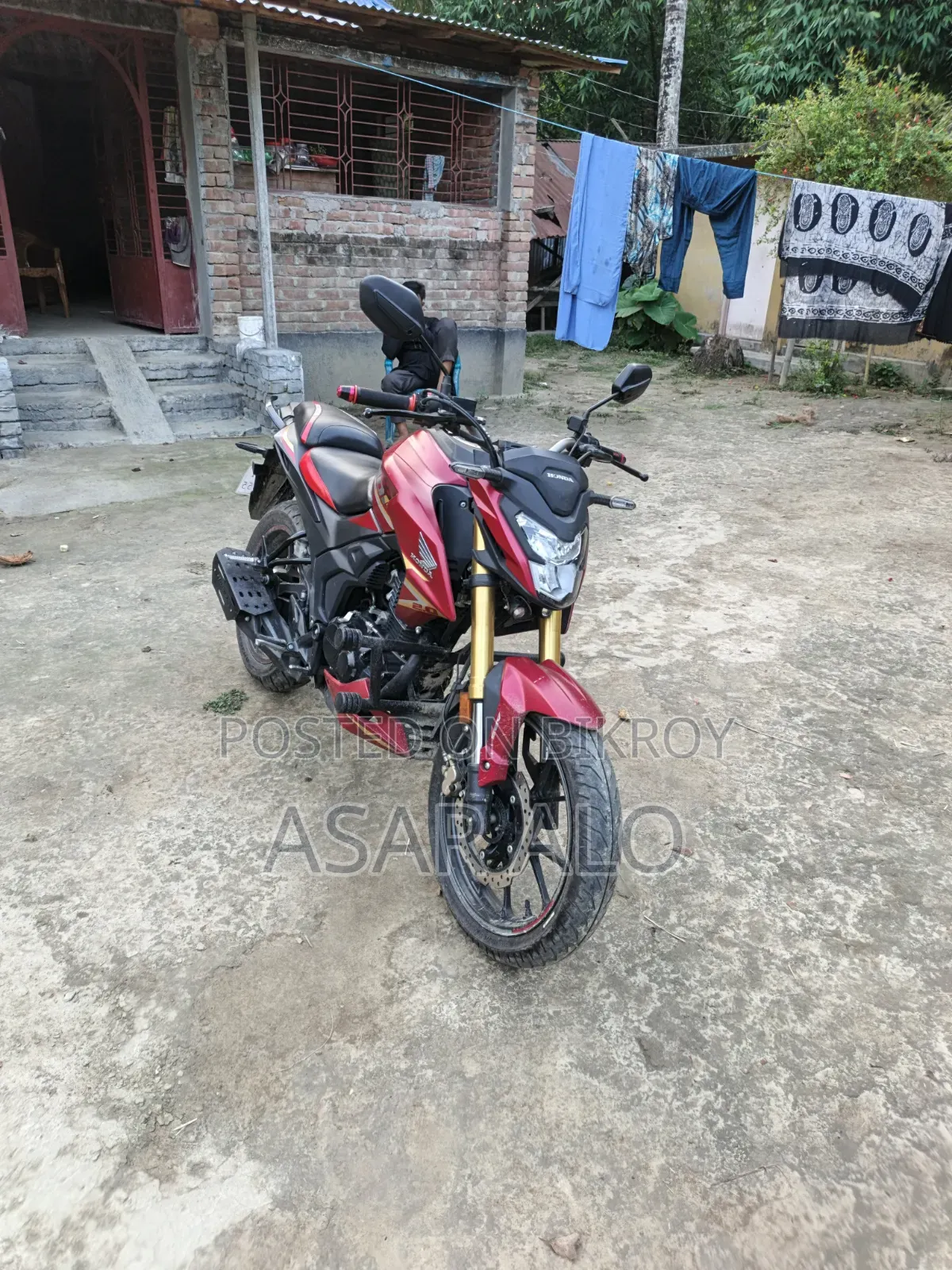 Honda Hornet 2025 Red