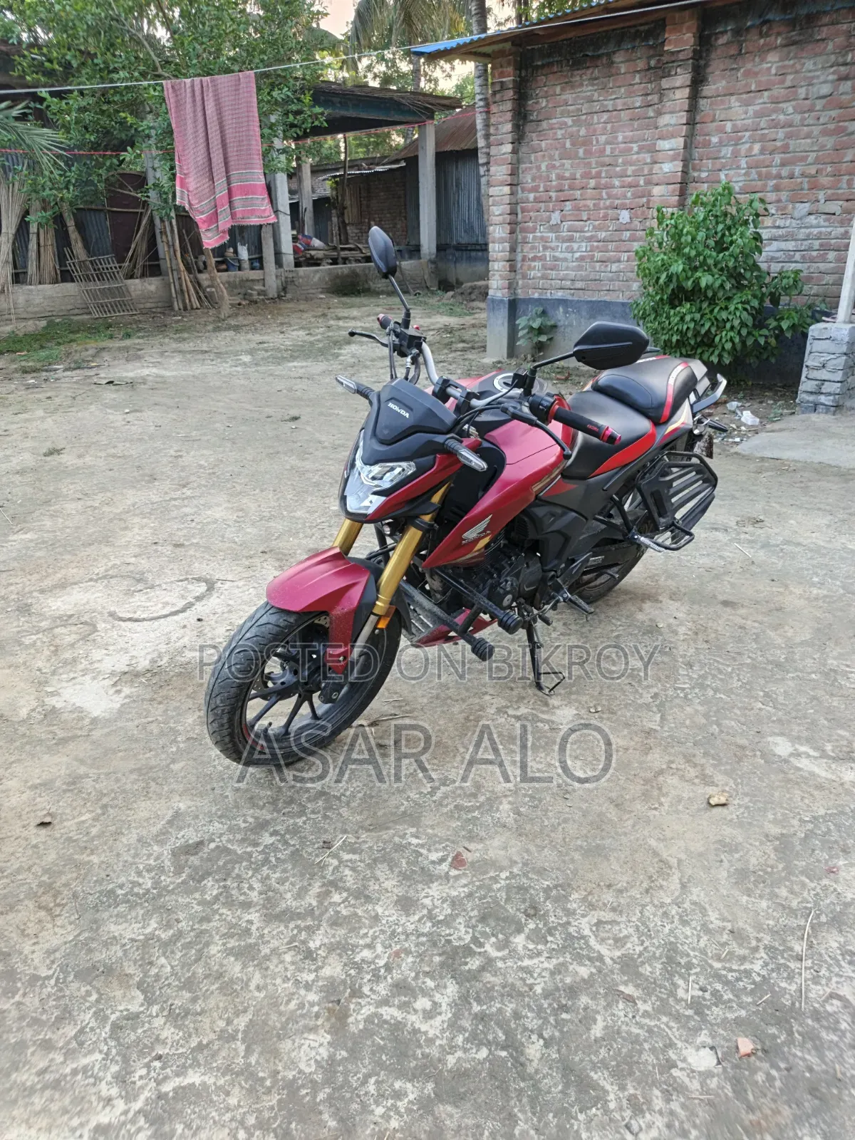 Honda Hornet 2025 Red
