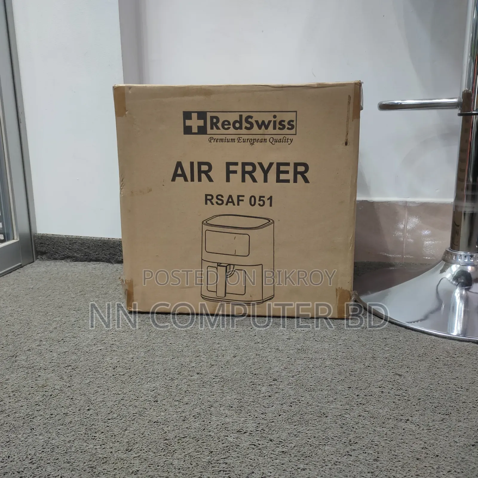 Air Fryer like-new condition, never used even for a day