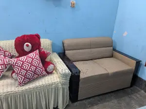 কভার কুশন সহ সোফা সেট বিক্রয় করা হবে, ২ সিট +২ সিট +১ সিট = ৫ সিট