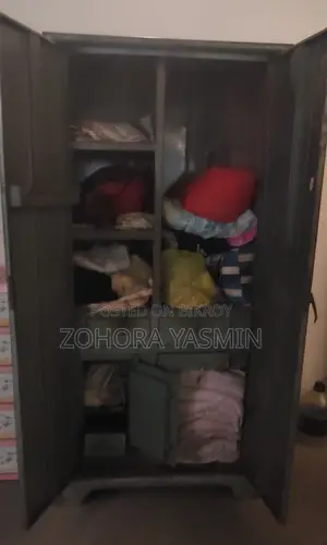 স্টিল আলমারি