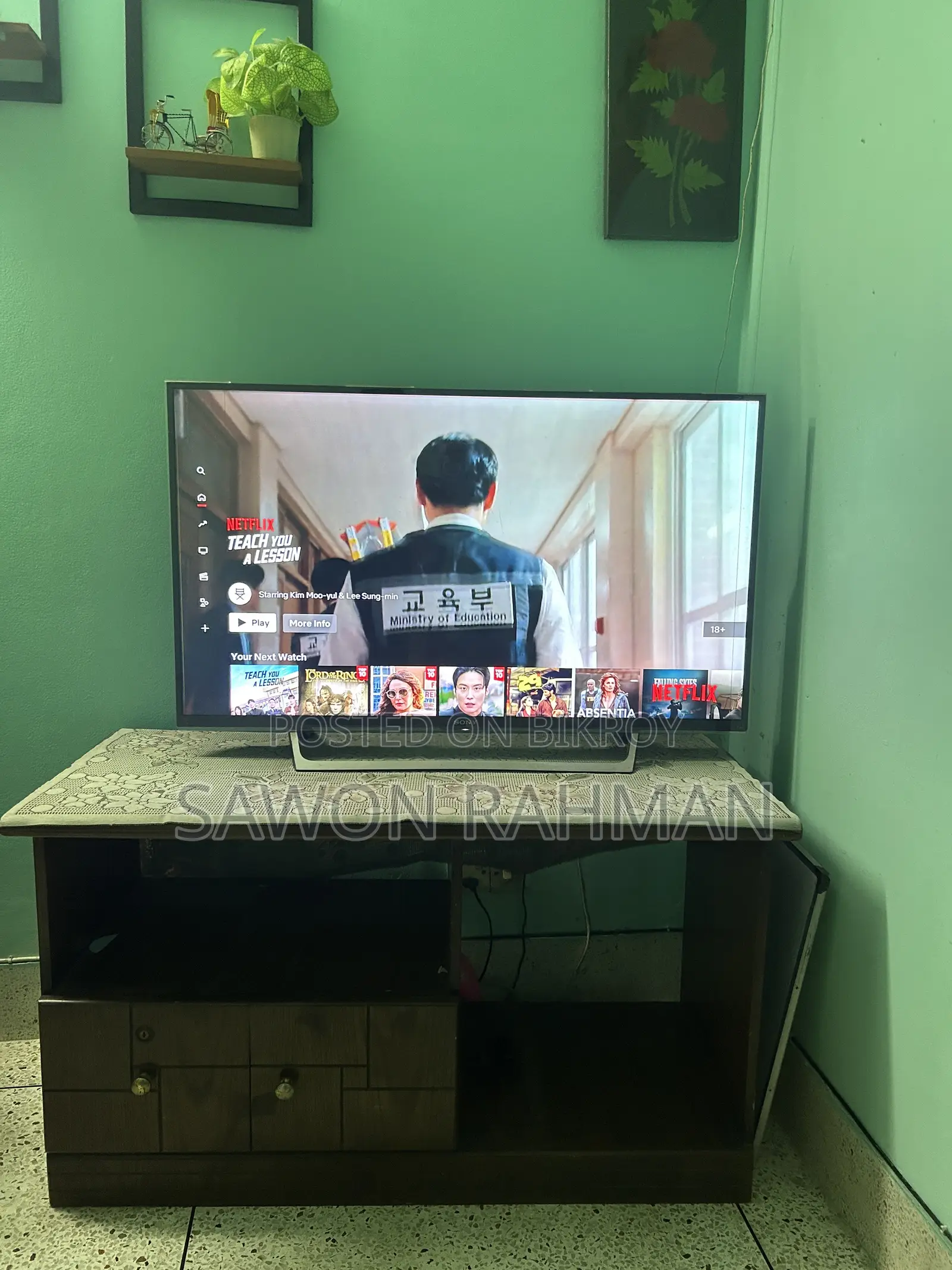 Sony Bravia Smart TV 43" With TV Trolley