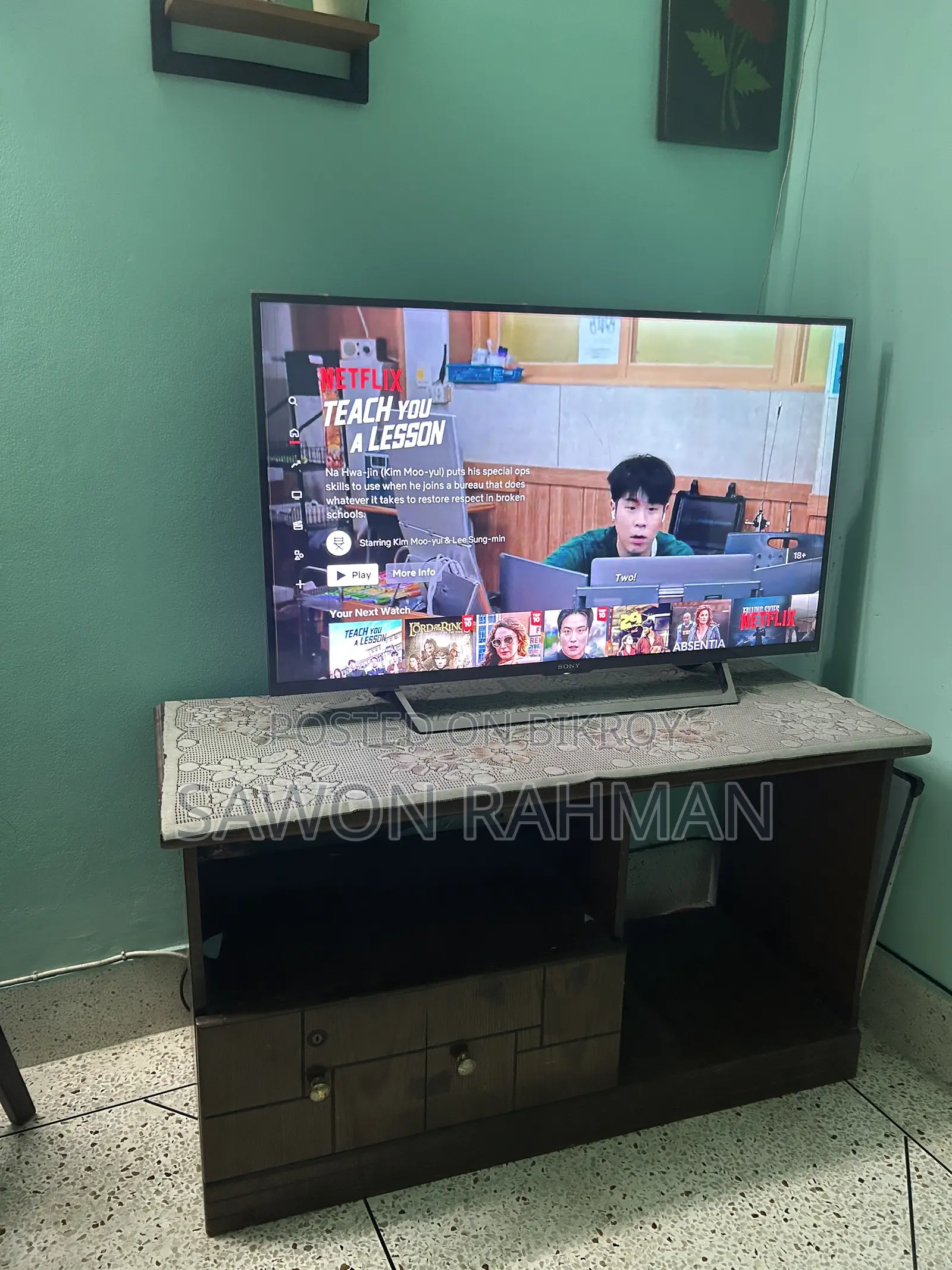 Sony Bravia Smart TV 43" With TV Trolley
