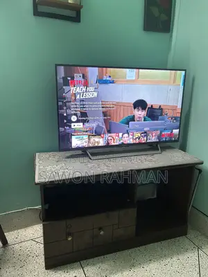 Sony Bravia Smart TV 43" With TV Trolley