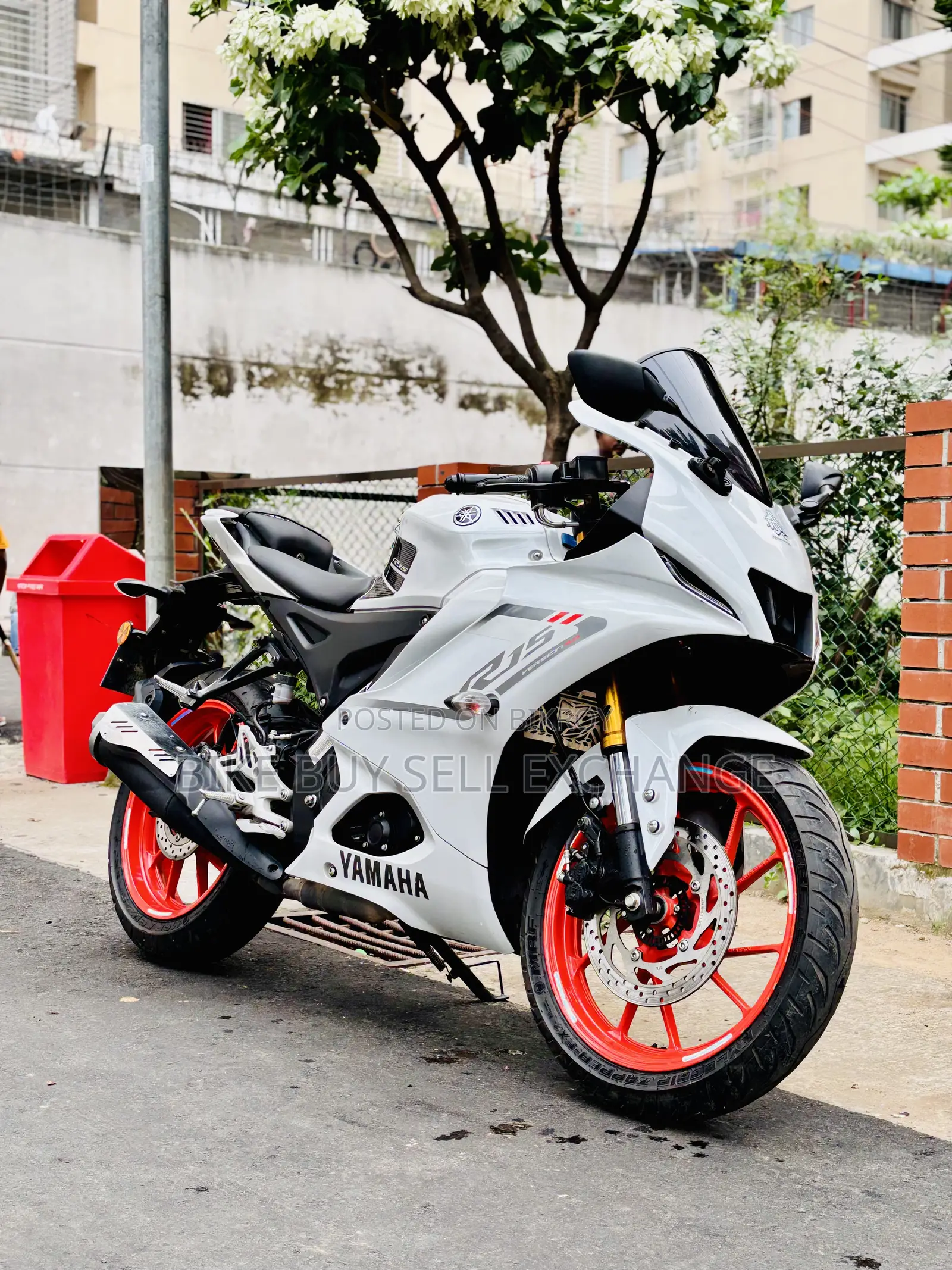 Yamaha R1 2024 White