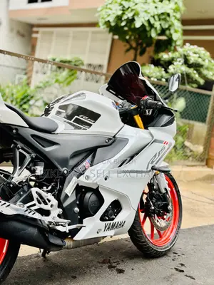 Yamaha R1 2024 White
