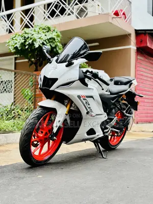 Yamaha R1 2024 White