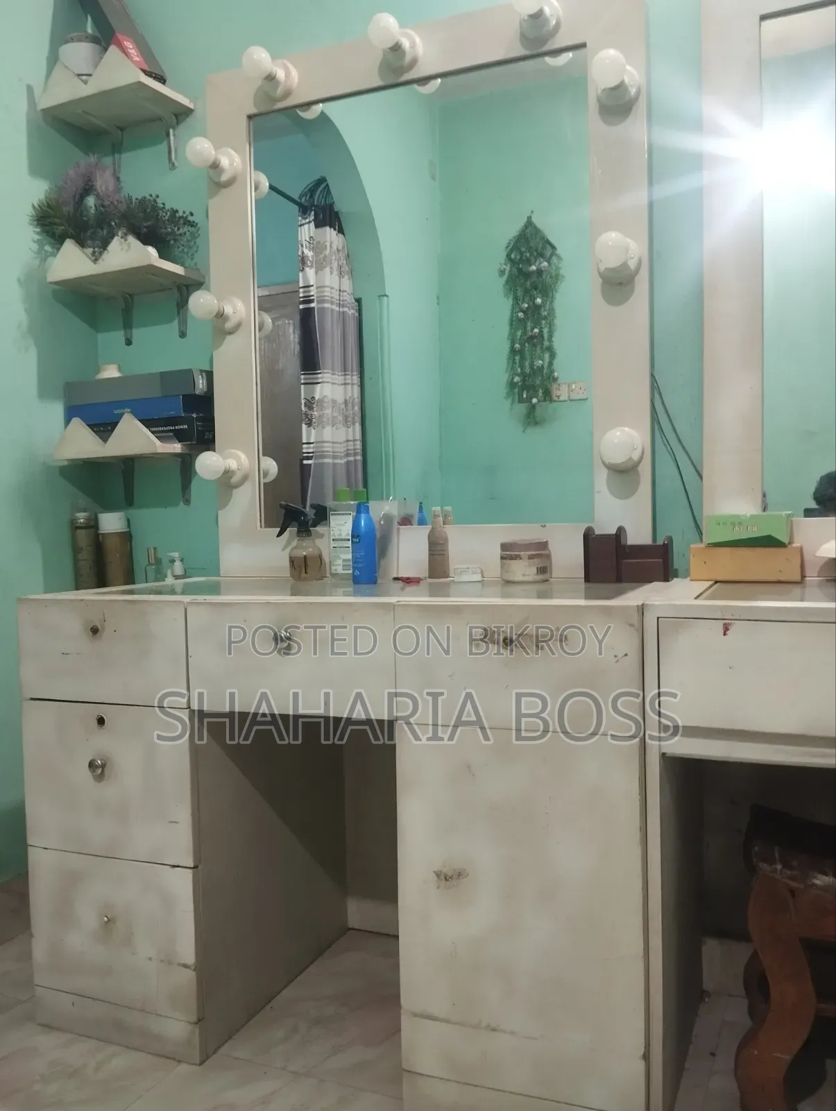 ২ টা ডেসিন টেবিল বিক্রি করা হবে