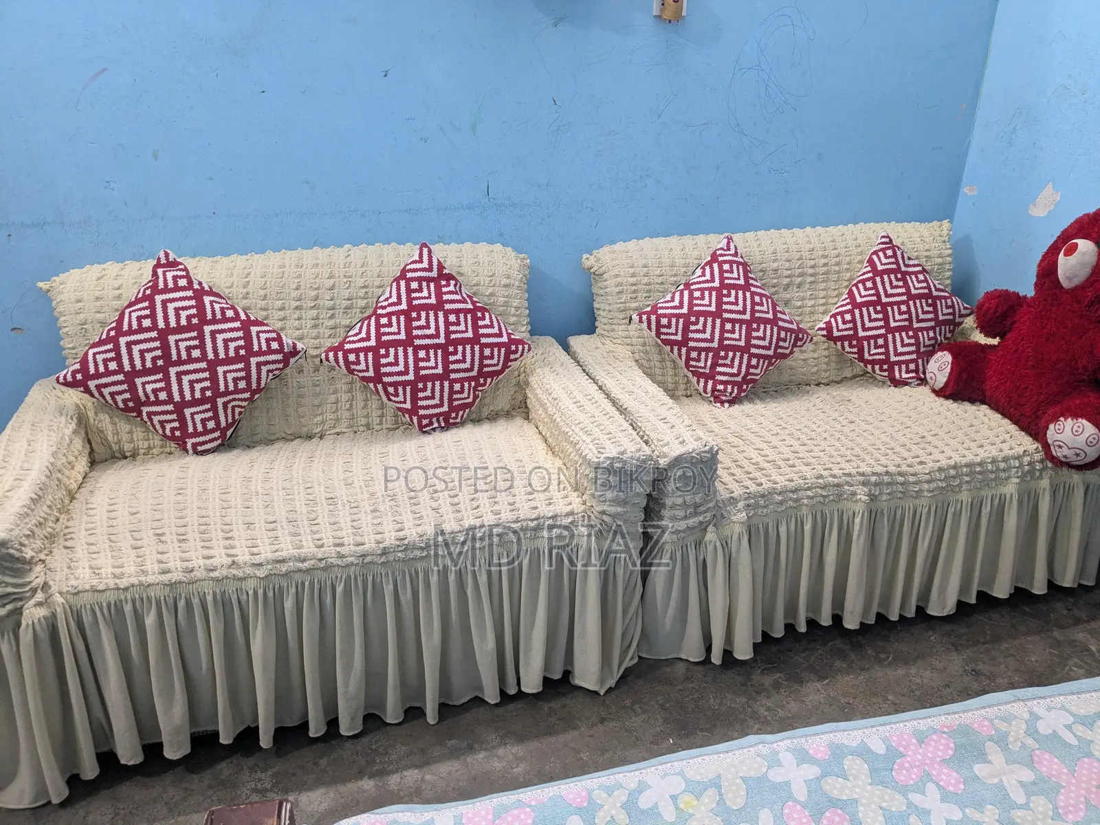 কভার কুশন সহ সোফা সেট বিক্রয় করা হবে, ২ সিট +২ সিট +১ সিট = ৫ সিট