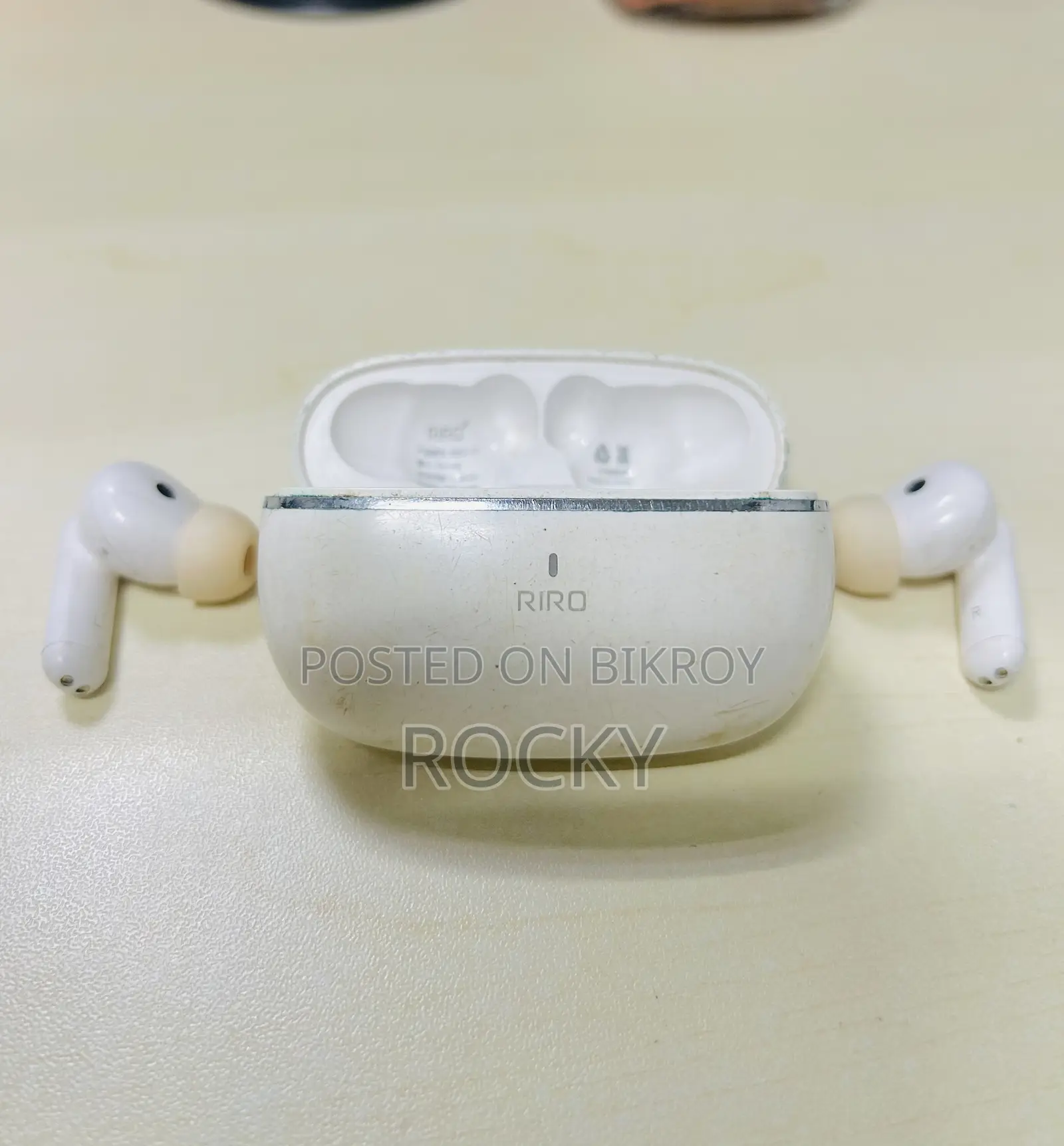 TWS Riro L11 Wireless Earbuds