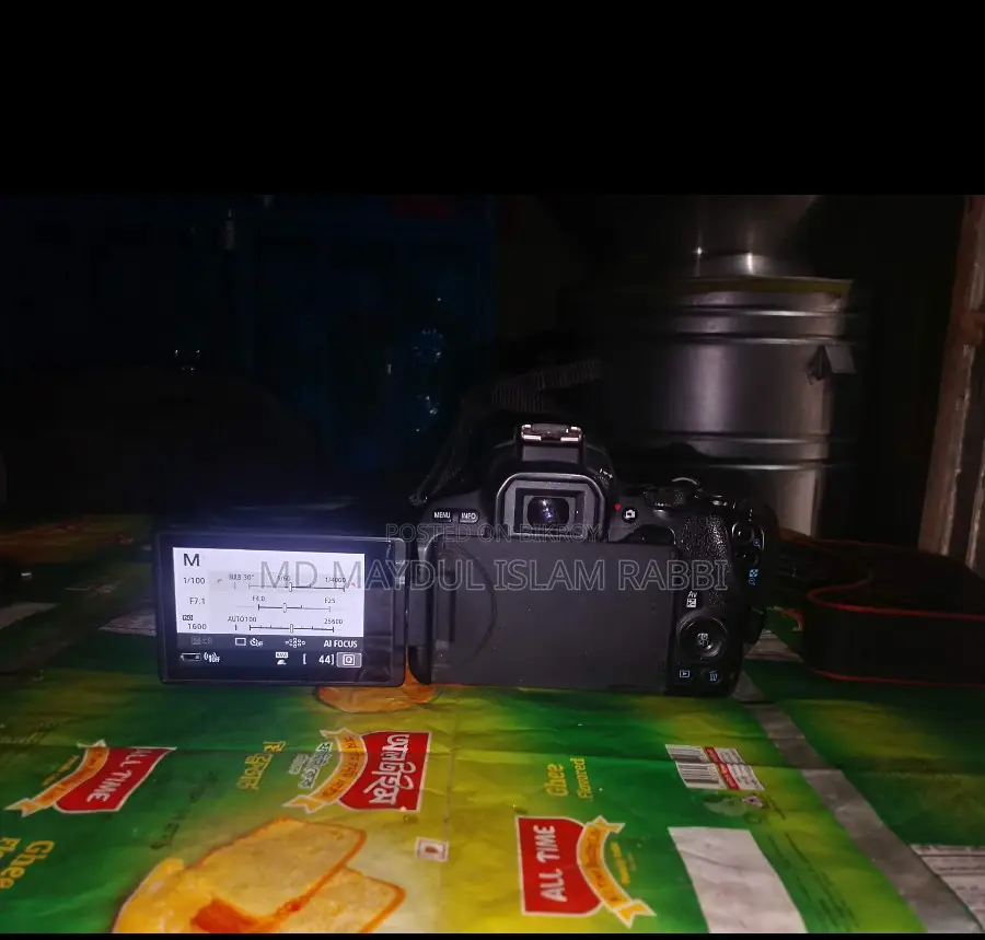 Canon 200D Camera