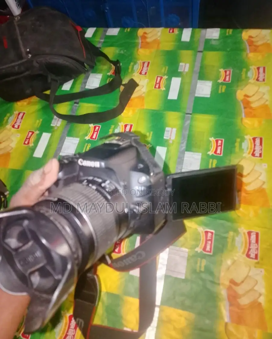 Canon 200D Camera