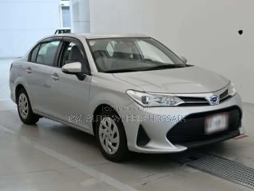 Toyota Axio 2021 Silver