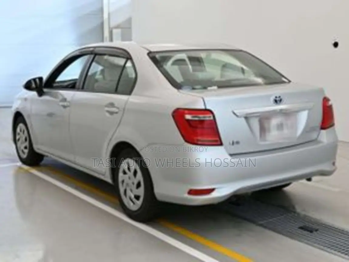 Toyota Axio 2021 Silver