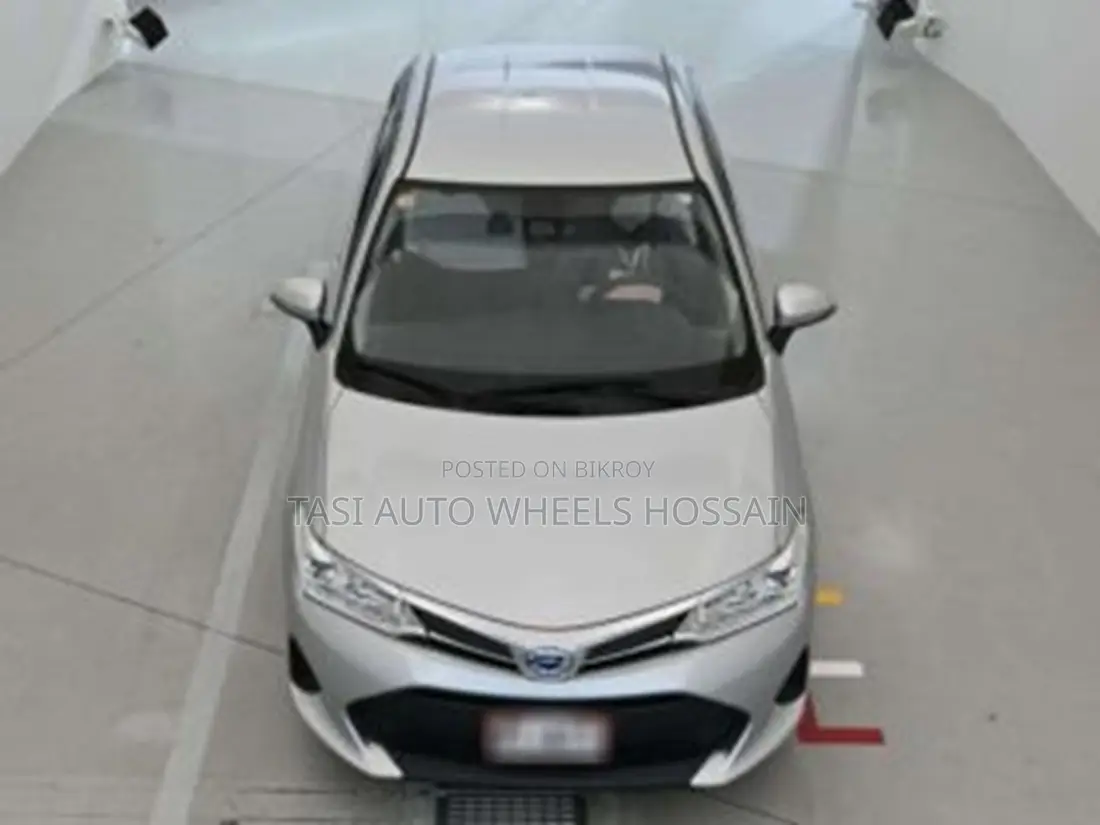 Toyota Axio 2021 Silver
