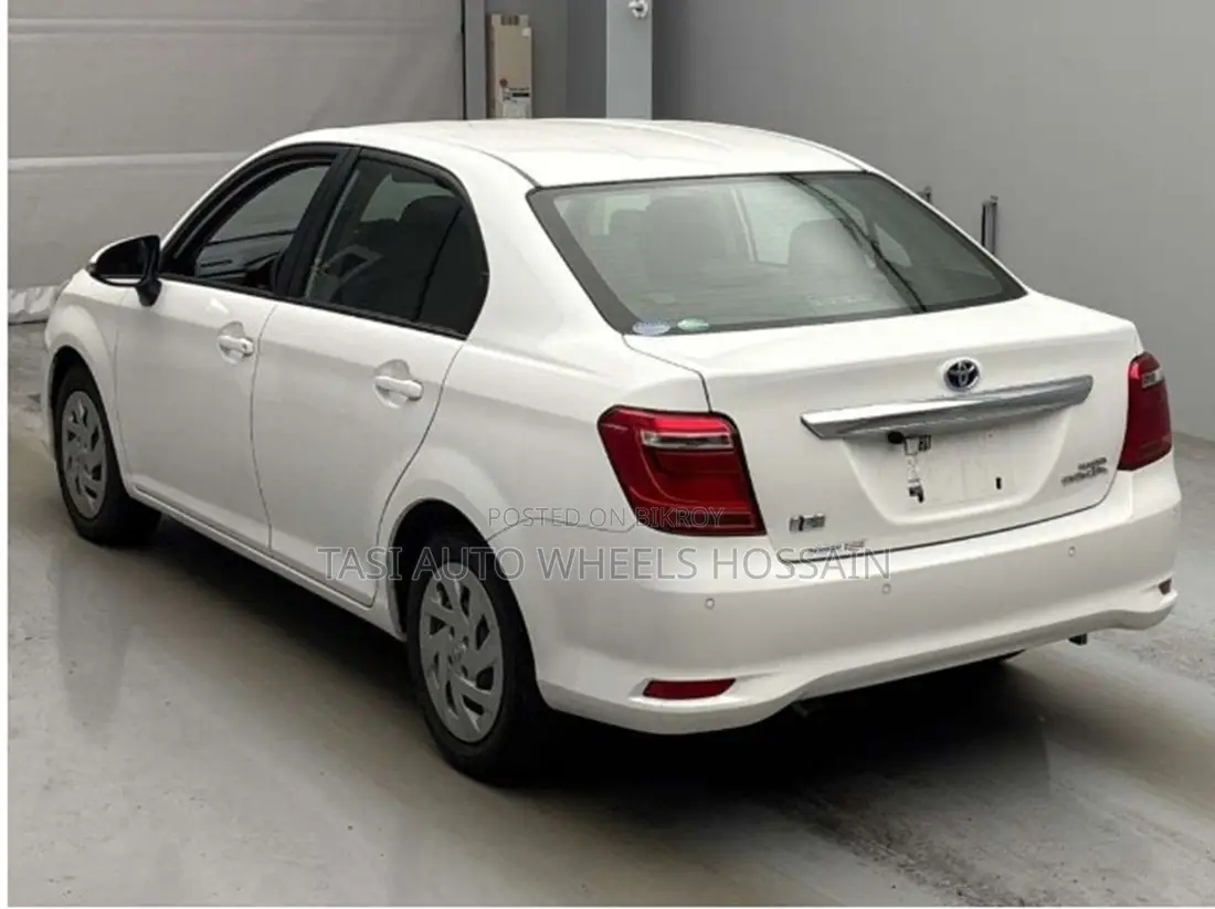 Toyota Axio 2021 White