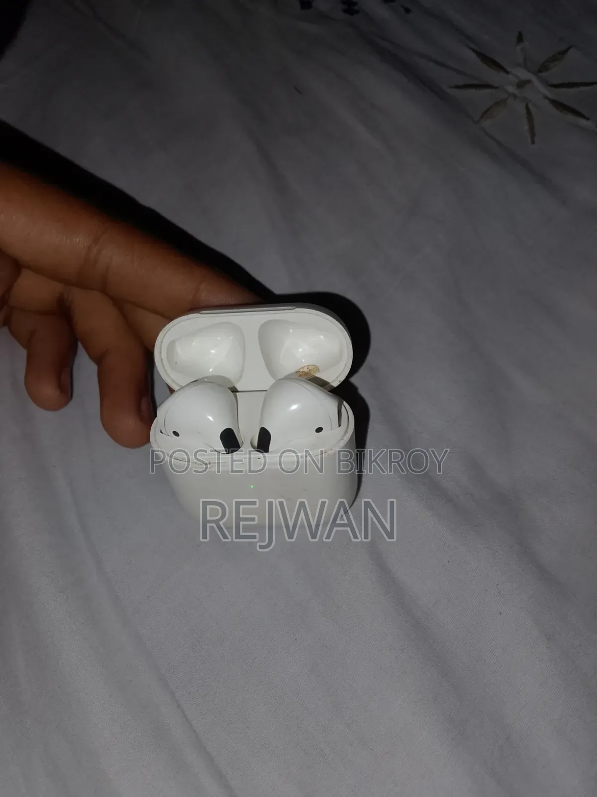 অ্যাপল এয়ারপডস প্রো ৪ বক্স ছাড়া