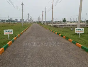 30ft Road 3 Katha Park South At Sector-17/A1