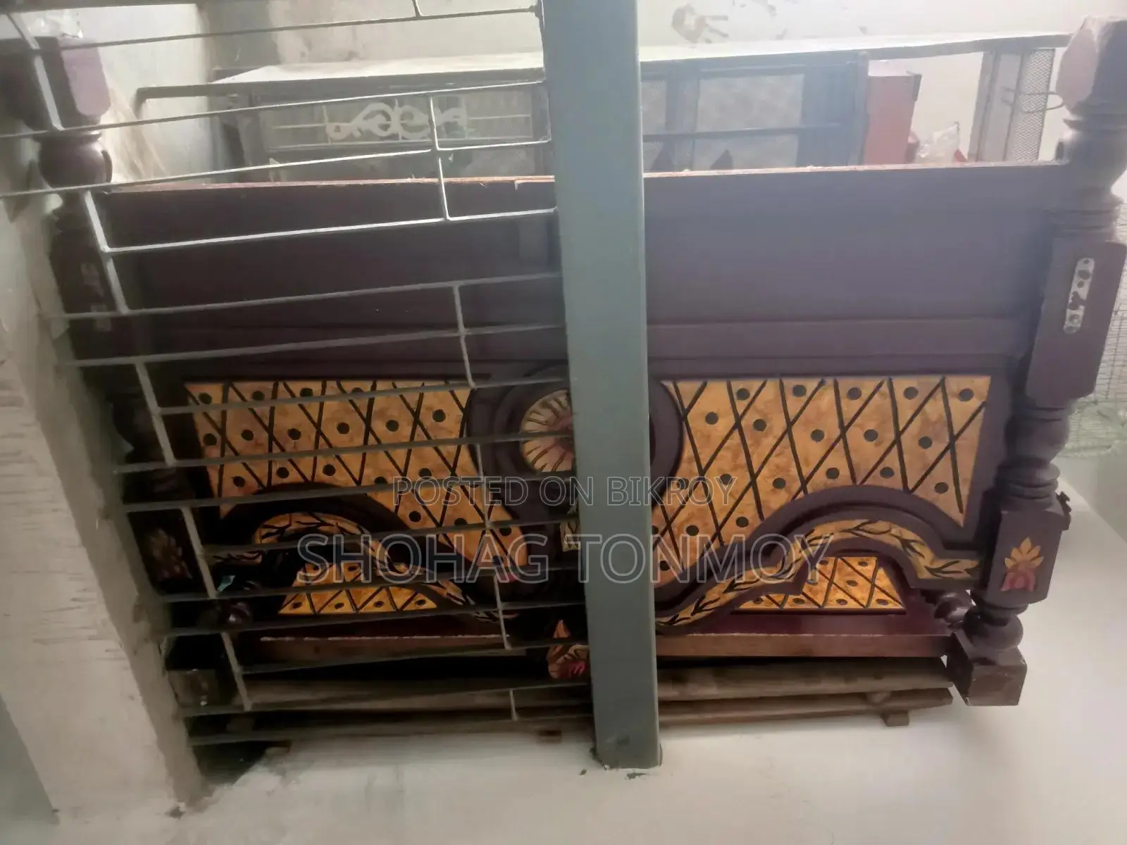 কাঠের খাট ব্যবহৃত