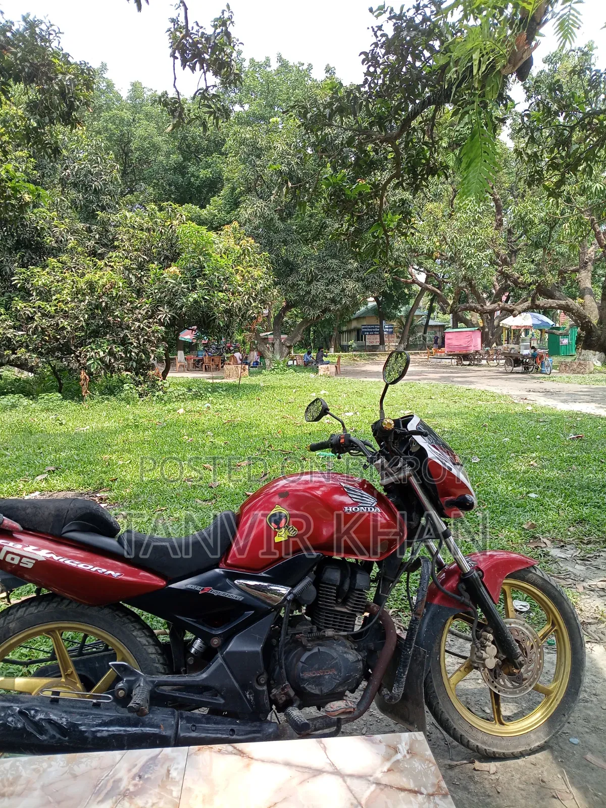 হোন্ডা সিবি ২০১১ লাল