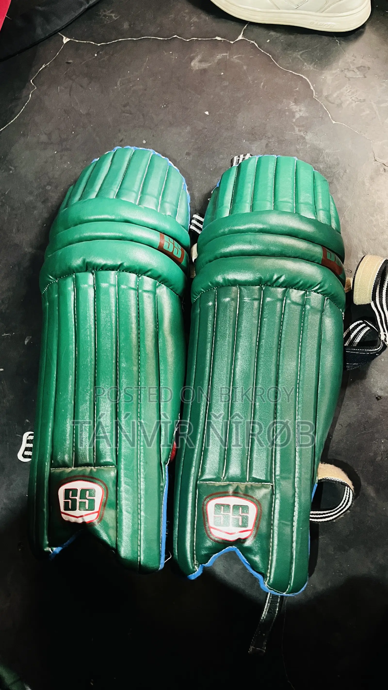 Cricket set used for 1 month