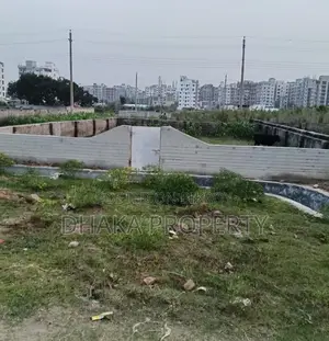 60ft Road 3 Katha South Station East at Sector-17/D
