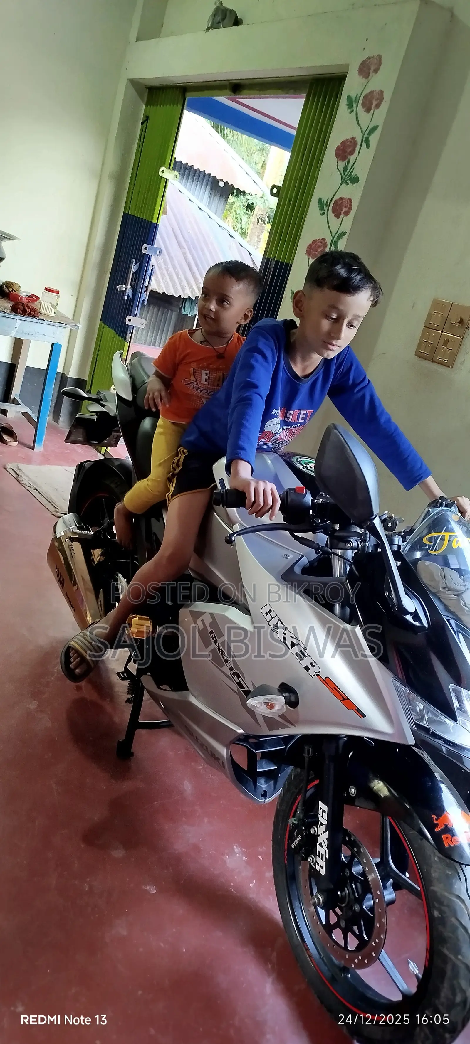 New Suzuki Gixxer SF 2023 White
