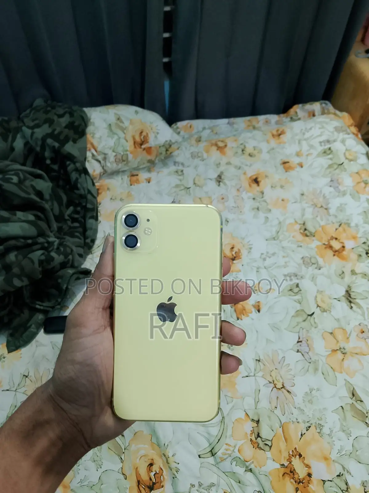Apple iPhone 11 64 GB Yellow