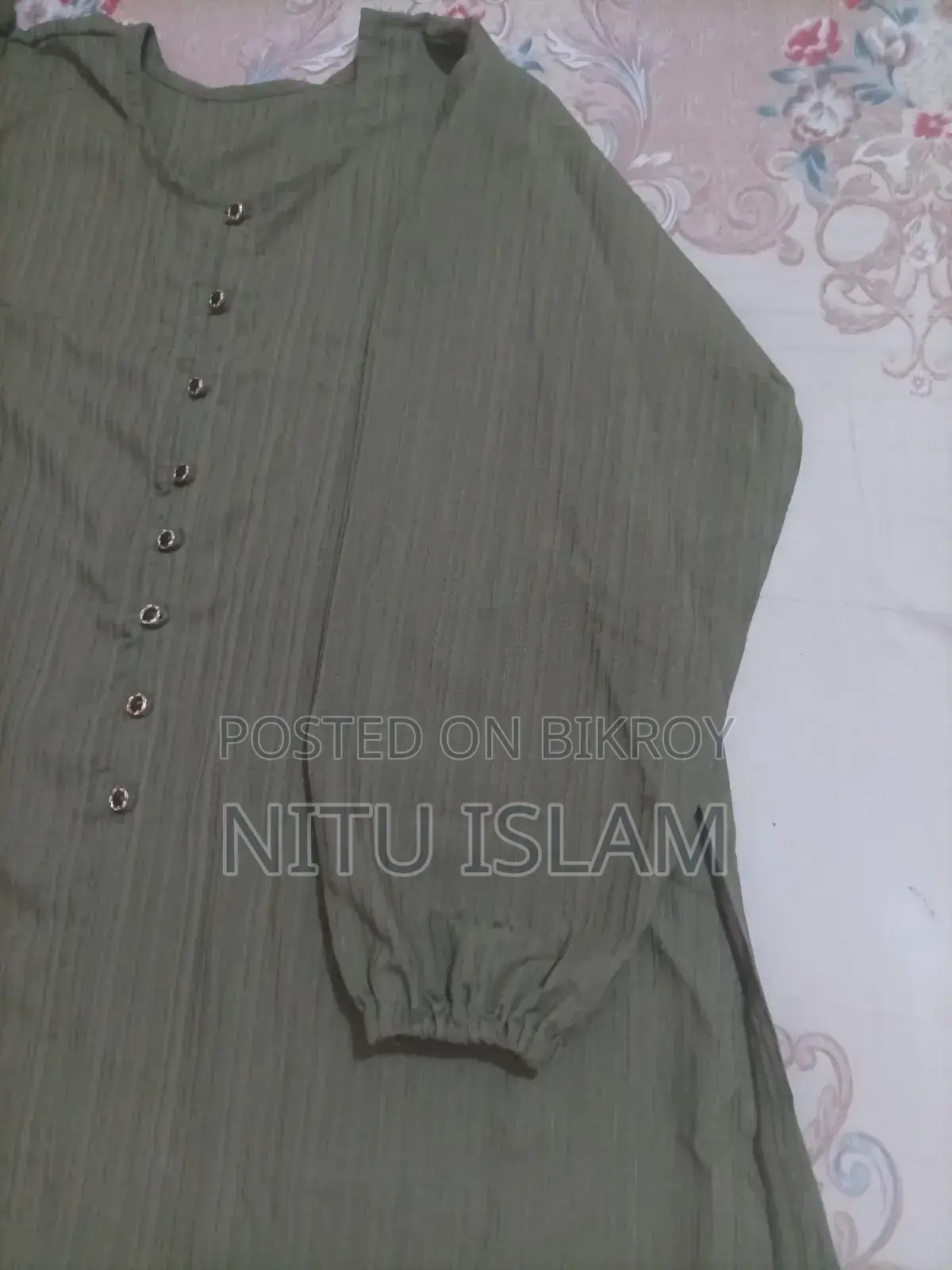 Excellent Brand New Olive Abaya at a Low Price