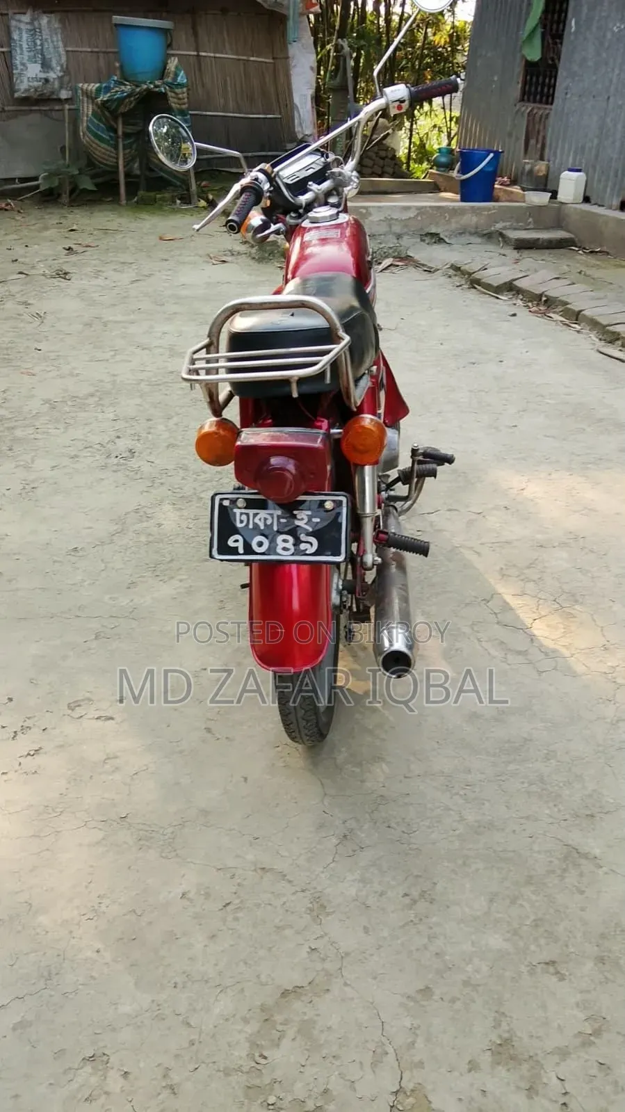 Honda 2000 লাল