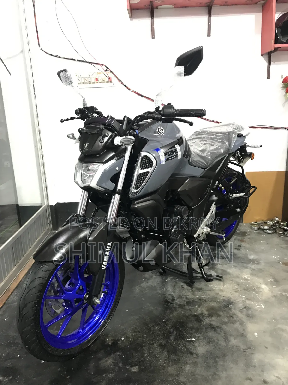 ইয়ামাহা এফজেড ২০২৫ গ্রে