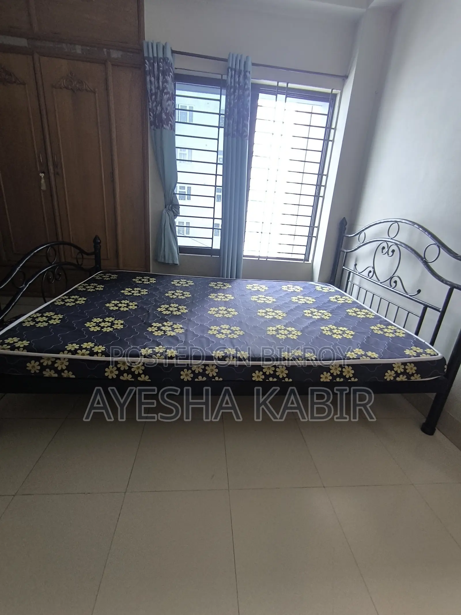 সেমি ডাবল বেড উইথ ম্যাট্রেস