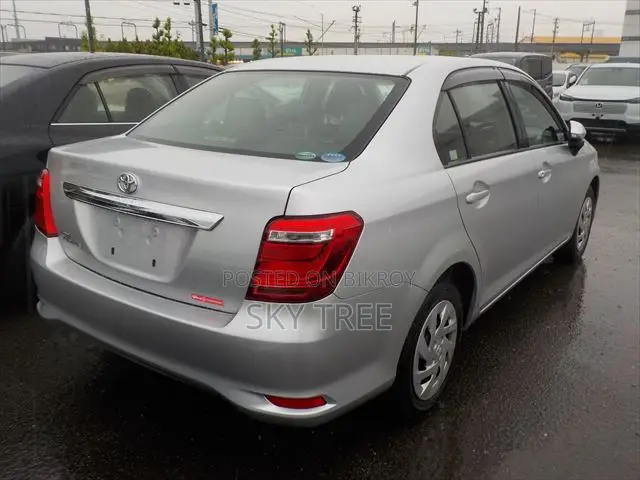 Toyota Axio 2021 Silver