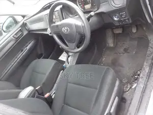 Toyota Axio 2021 Silver