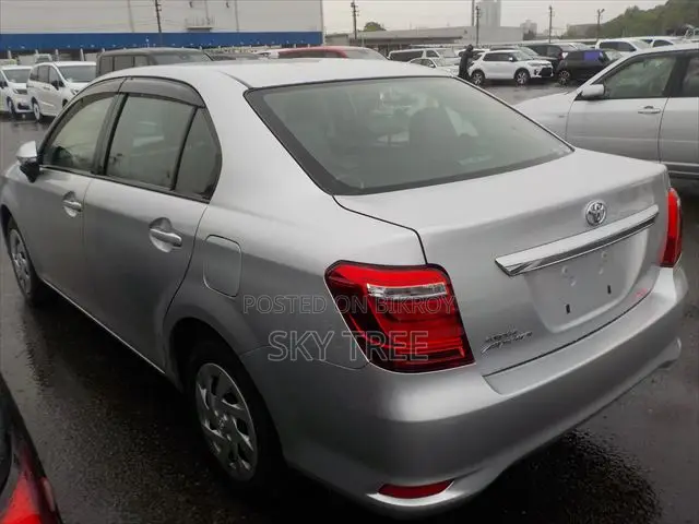 Toyota Axio 2021 Silver
