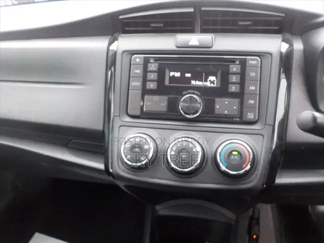 Toyota Axio 2021 Silver